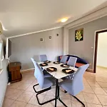 Mara I. Gostinjska kuća 3*