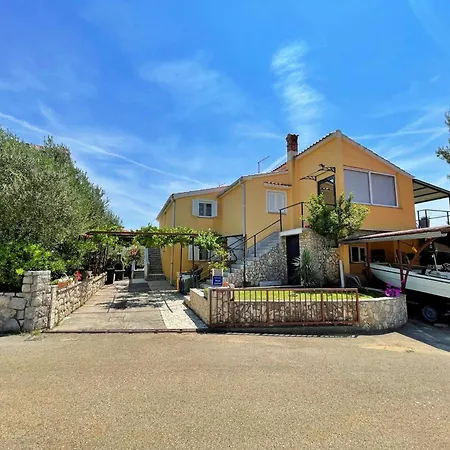 Guest house Mara I. 3*