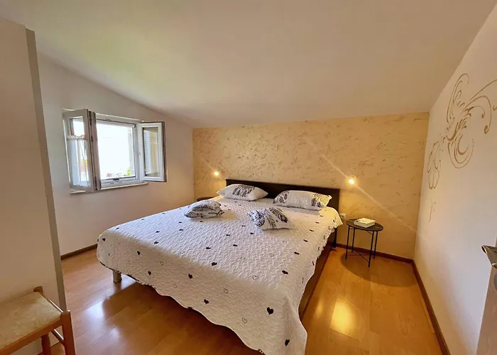 Mara I. Gostinjska kuća 3*